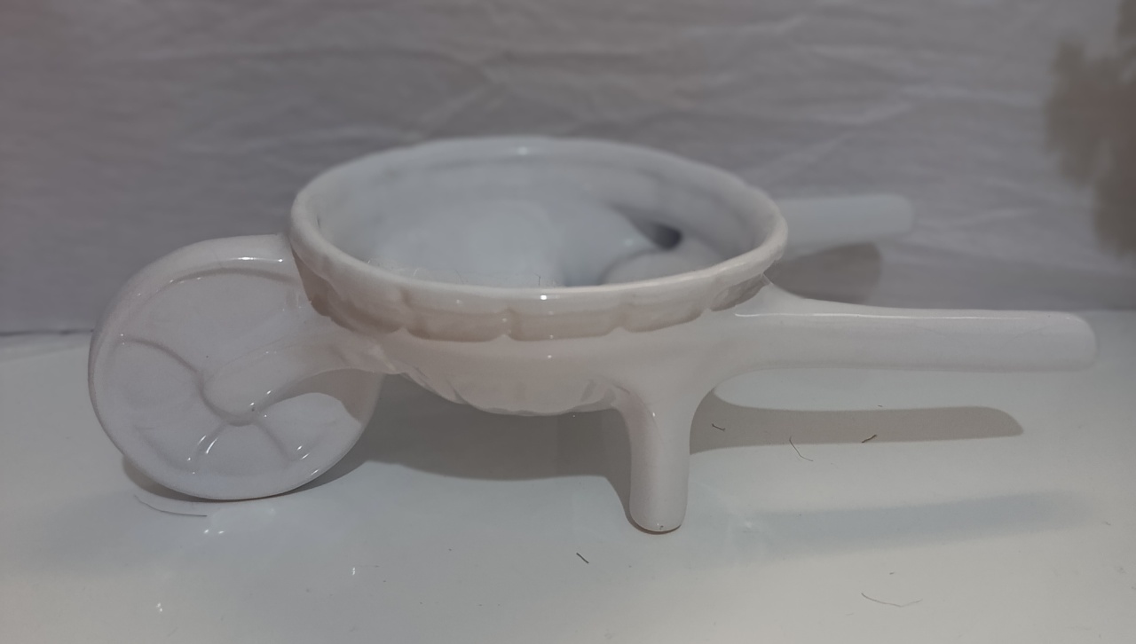 Vaso Cerâmica Carriola Branco  - AMÔ ATELIÊ DECORAÇÃO