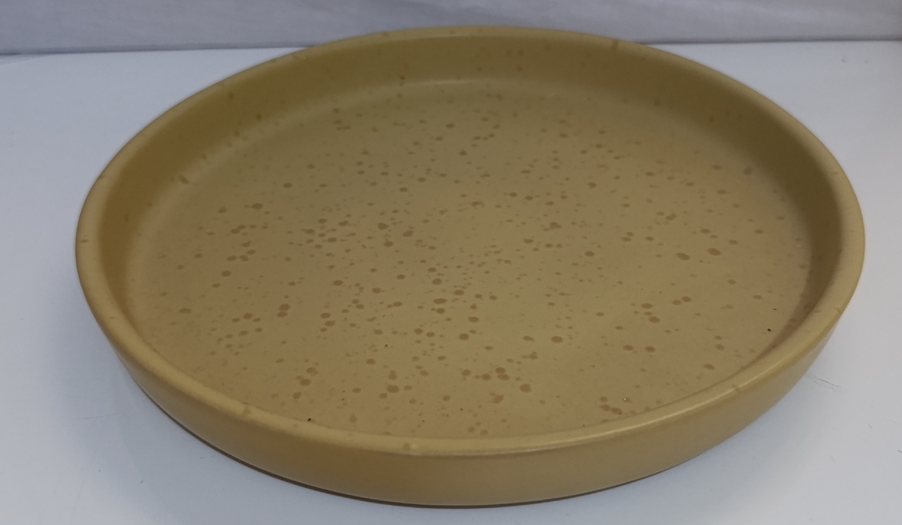 Prato Cerâmica Amarelo Claro - AMÔ ATELIÊ DECORAÇÃO