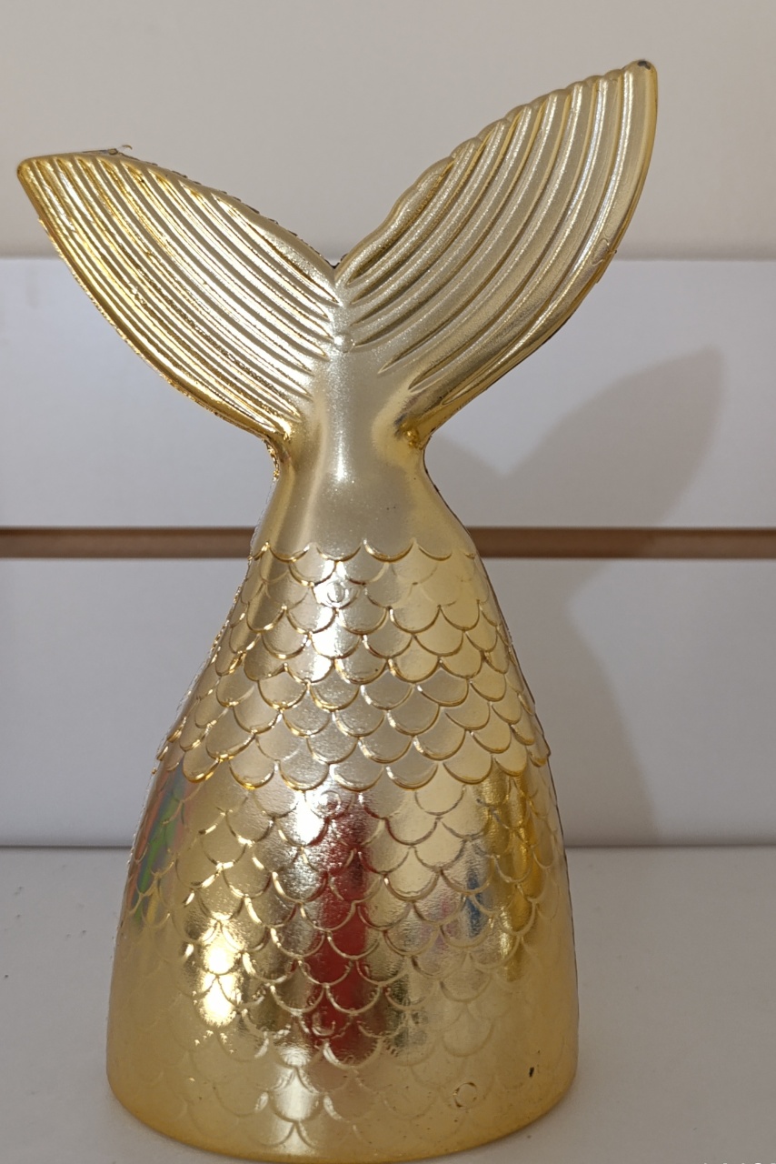 Rabo Sereia Dourado - AMÔ ATELIÊ DECORAÇÃO
