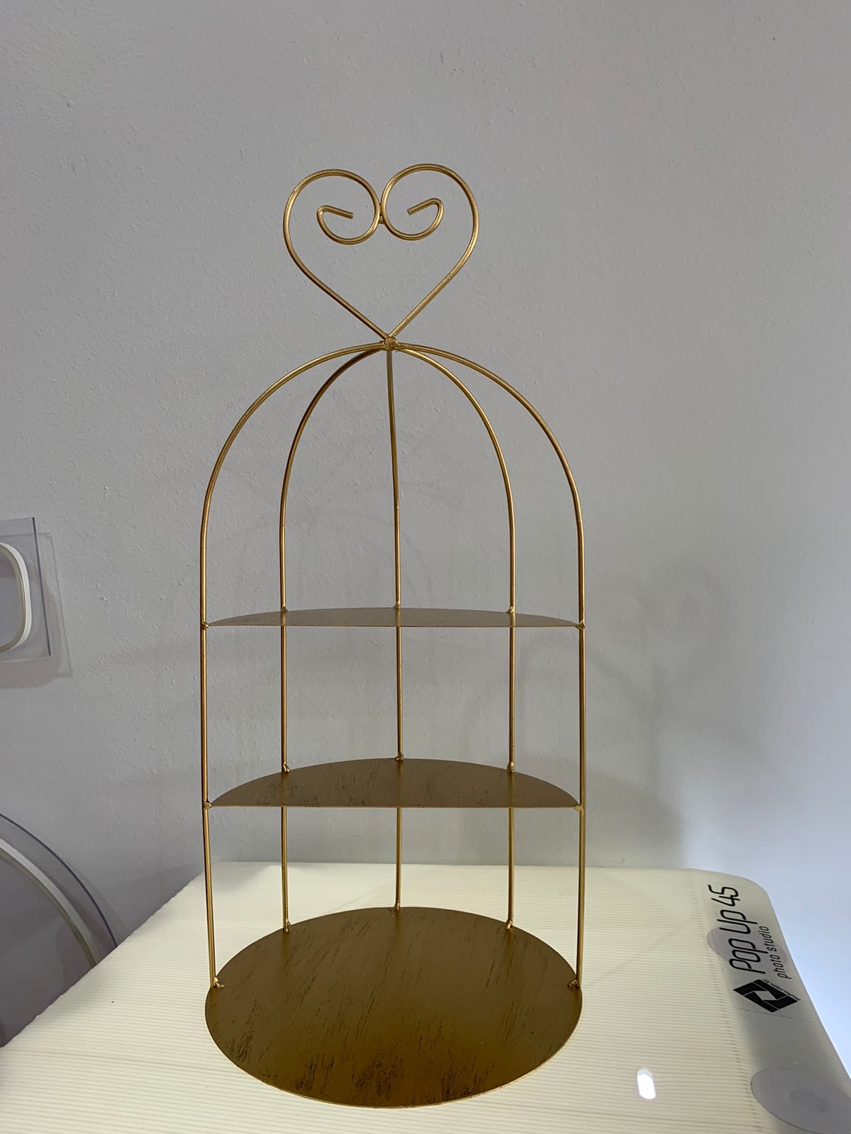 Prateleira  Coração 3 Andares Dourado - suafesta.gyn