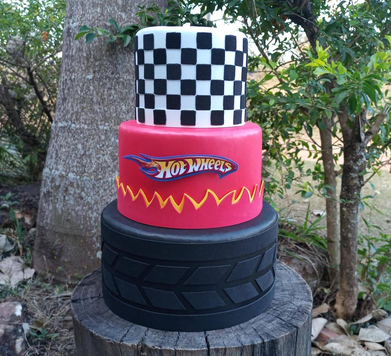 Bolo Fake Hotwheels - suafesta.gyn