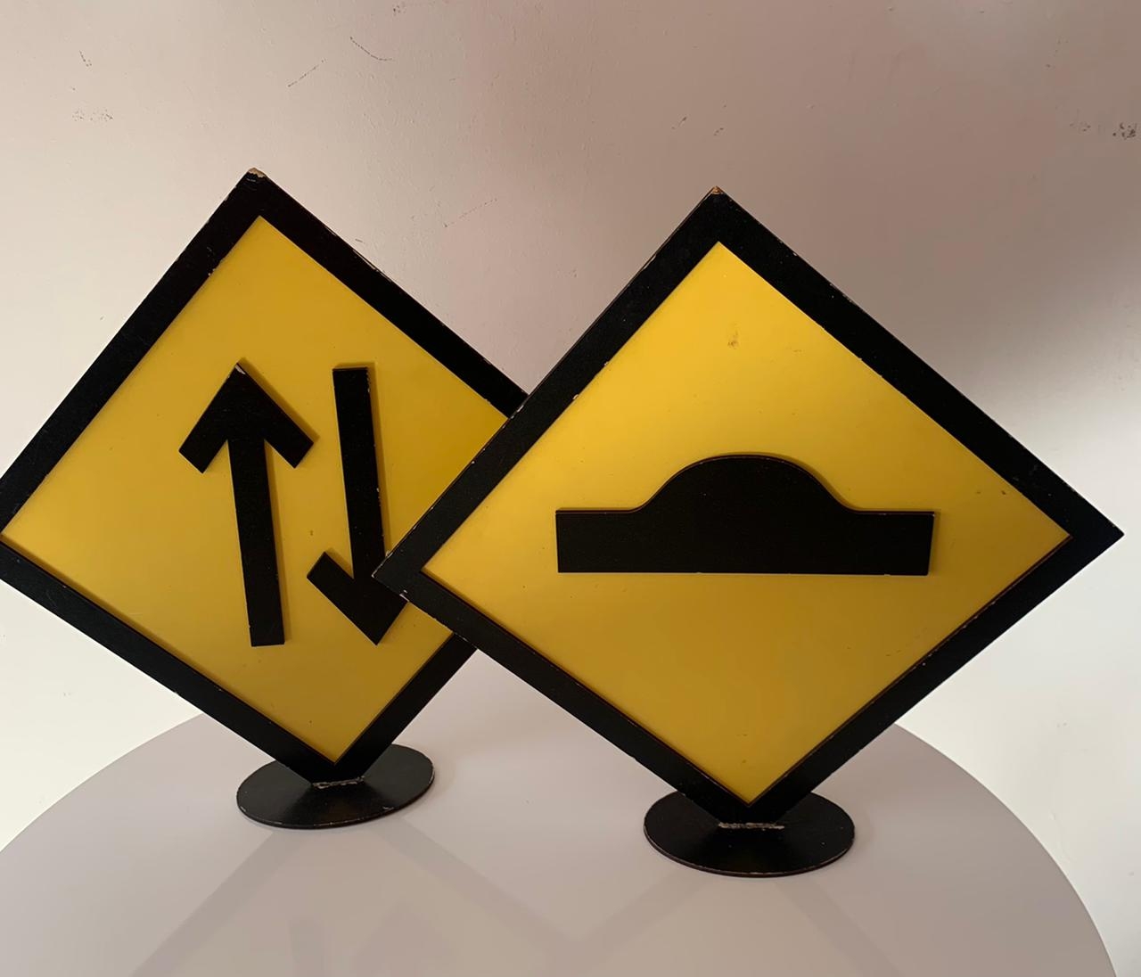 Placas de Sinalização Amarelo - suafesta.gyn