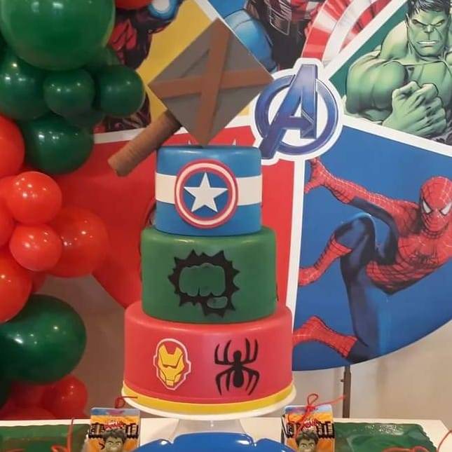 Bolo Fake Vingadores - suafesta.gyn