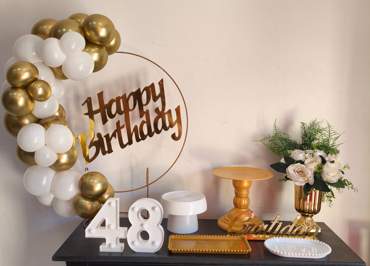 Mini Cenário Happy Birthday Branco E Dourado - Thefest