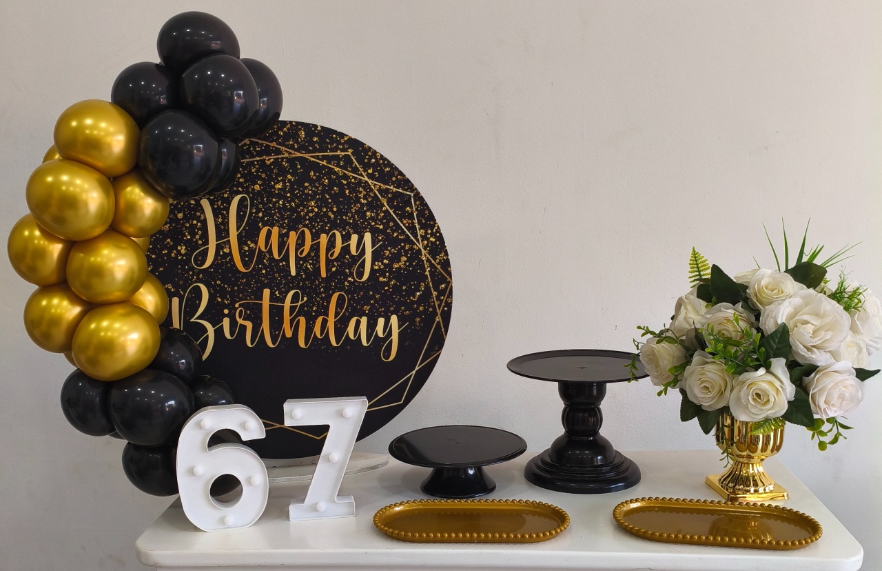 Mini Cenário Happy Birthday Preto E Dourado  - Thefest