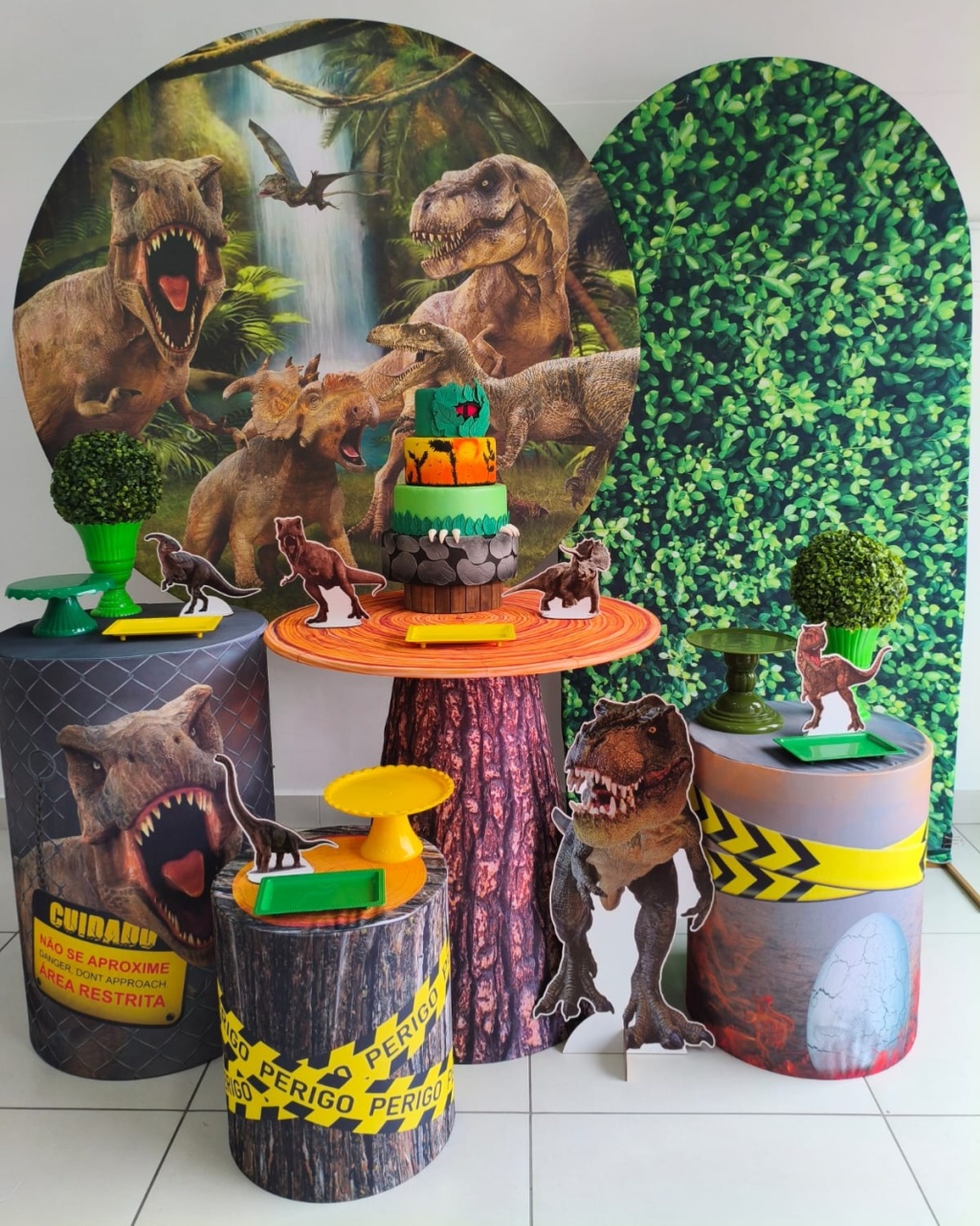 Composição Dinossauro - Thefest