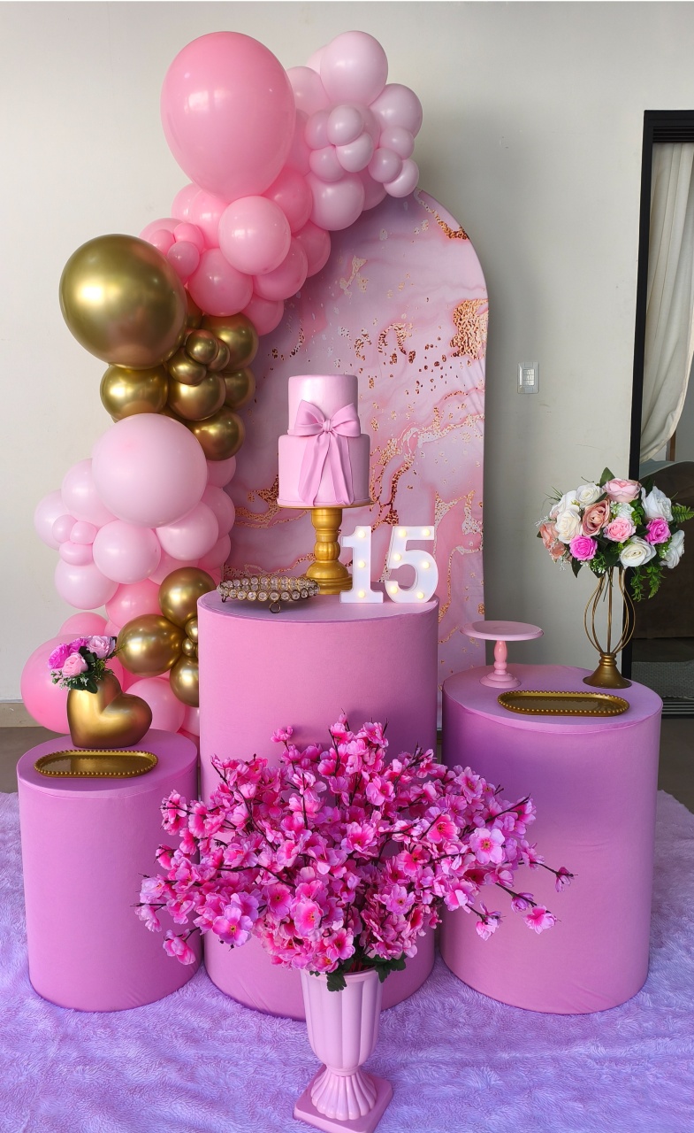 Decoração Montada Rosa Com Dourado - Thefest