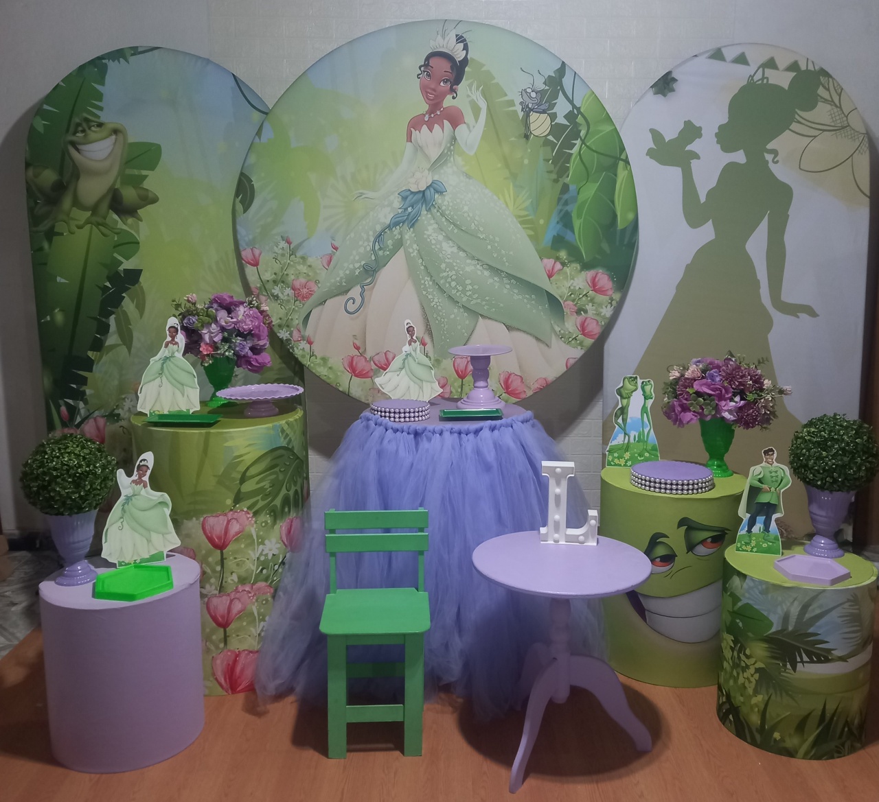 Composição A Princesa E O Sapo - Thefest