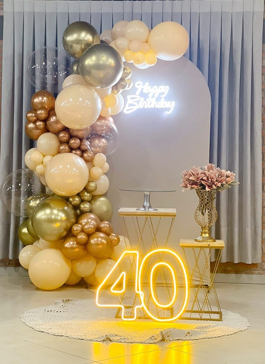 Kit Adulto Bege E Dourado - Ohana Festas e Eventos 