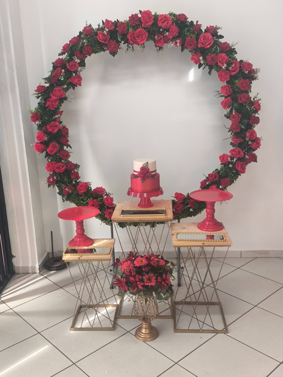 Kit Floral Vermelha  - Ohana Festas e Eventos 