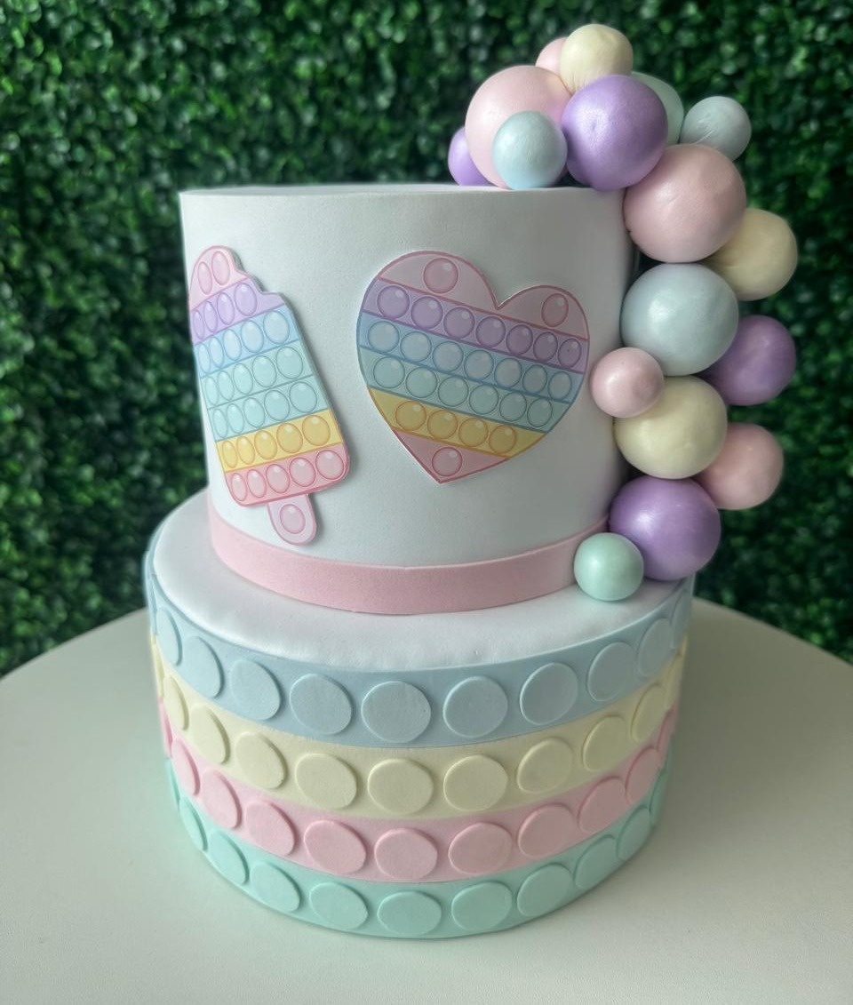 Bolo Fake Pop It Candy - Mouse Atelie das Festas