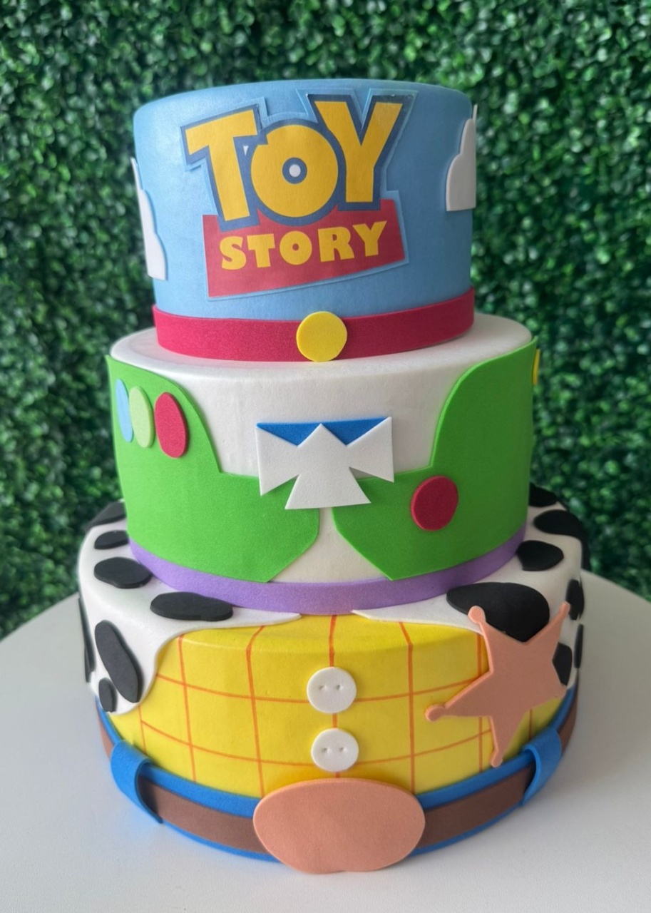 Bolo Fake Toy Story - Mouse Atelie das Festas
