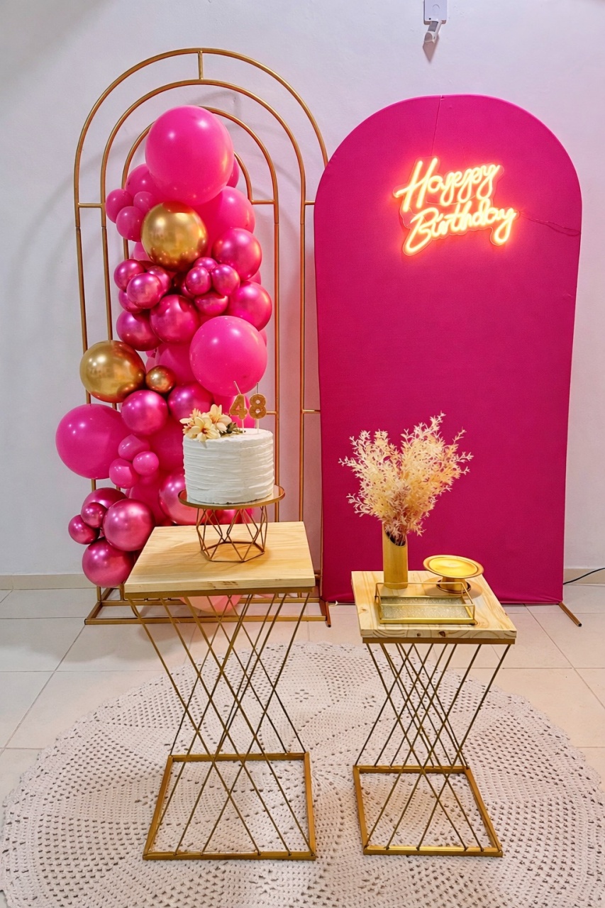 Decoração Rosa (Balões Com Valor Separado)  - Happy Day Decorações