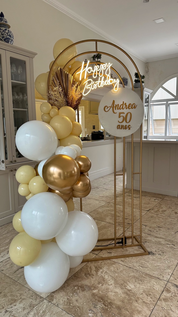 Painel Com Balões E Led (Sem Montagem No Local)  - Happy Day Decorações