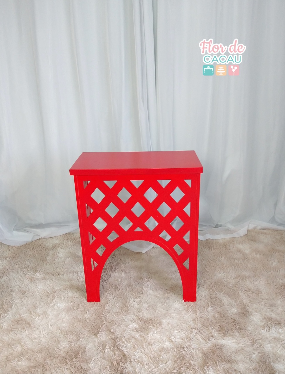 Cômoda Auxiliar Vermelha - Locadora Flor de Cacau