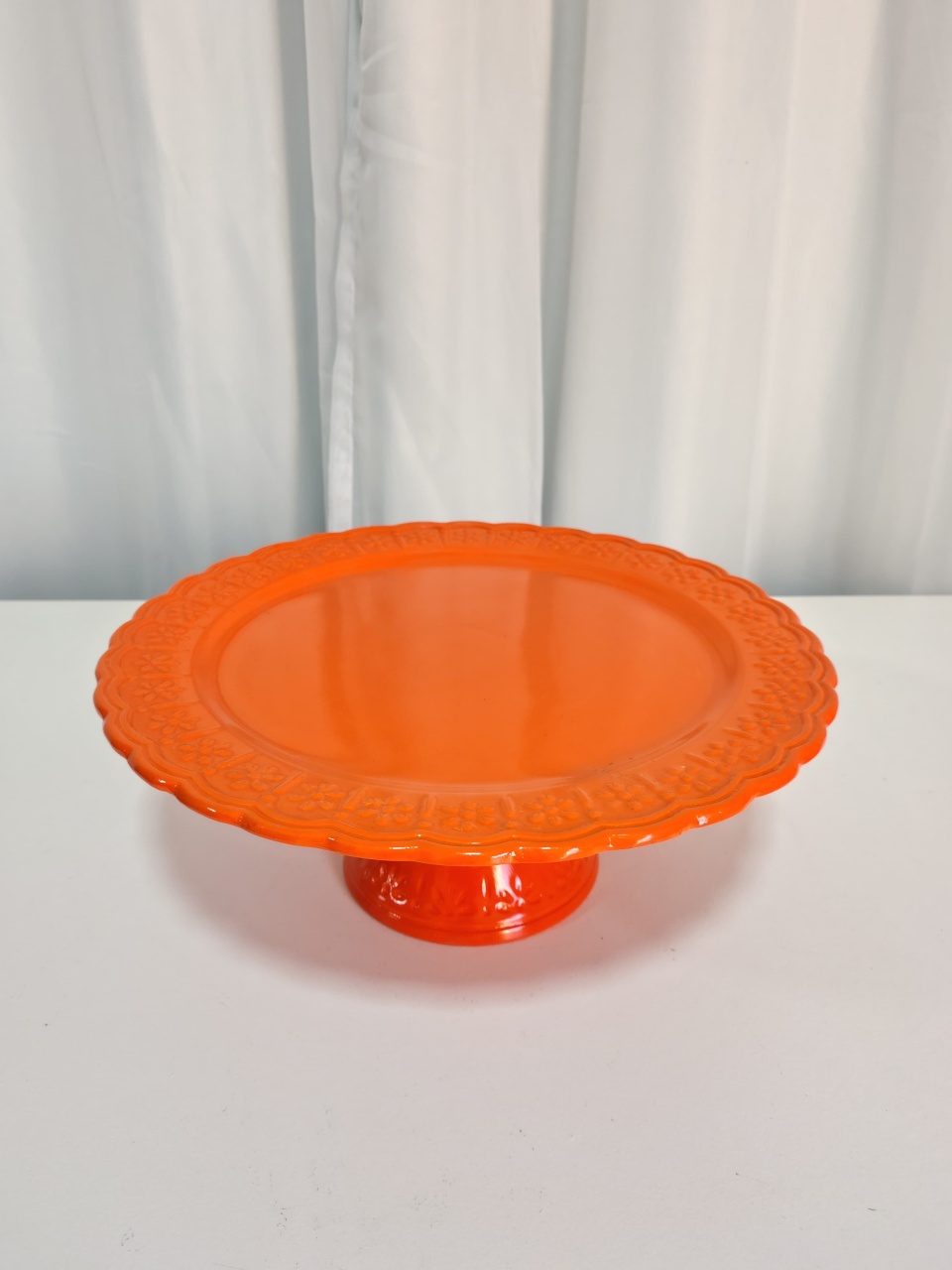 Porta Bolo Laranja G - Locadora Flor de Cacau
