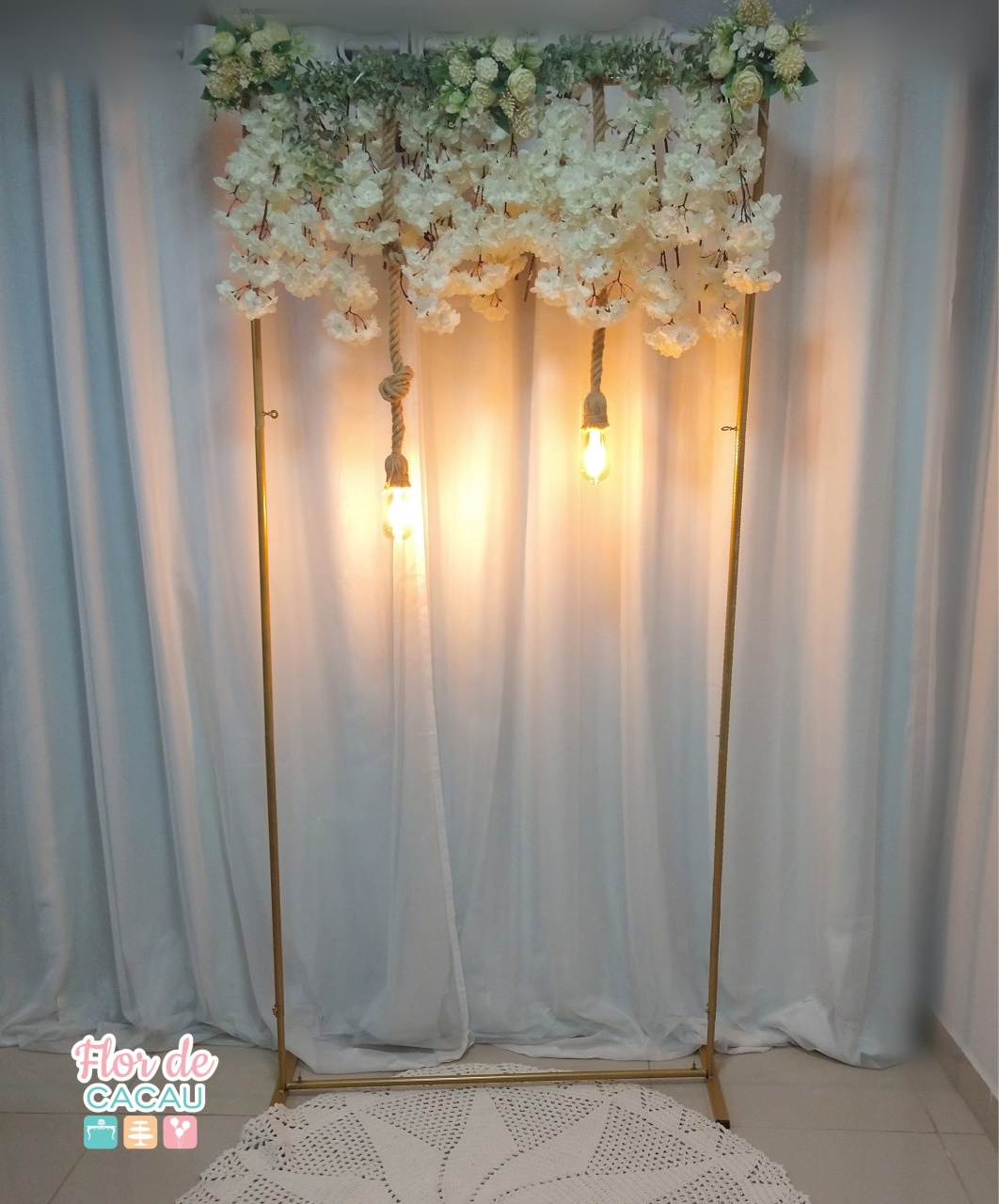 Painel Retangular de Flores - Locadora Flor de Cacau