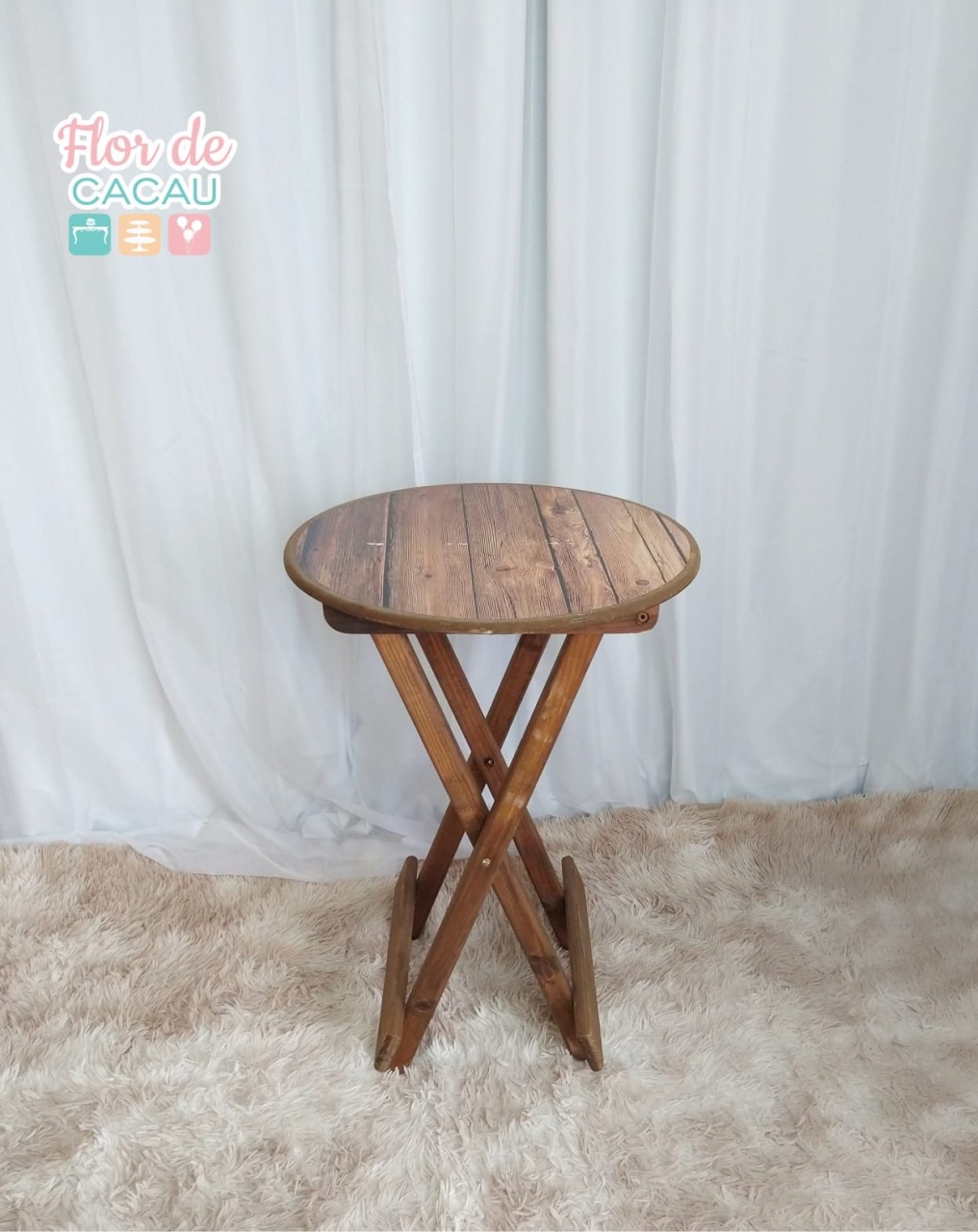 Mesa de Apoio Loung - Locadora Flor de Cacau