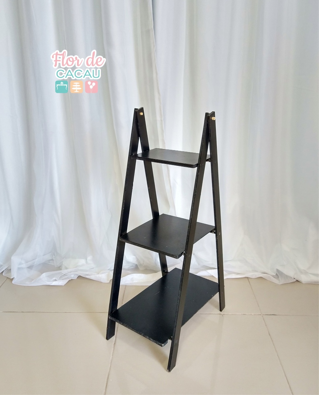 Escada Para Lembranças Preto - Locadora Flor de Cacau
