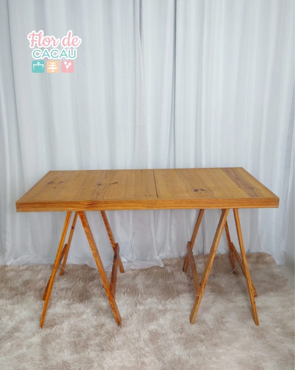 Mesa Cavalete Rústica - Locadora Flor de Cacau
