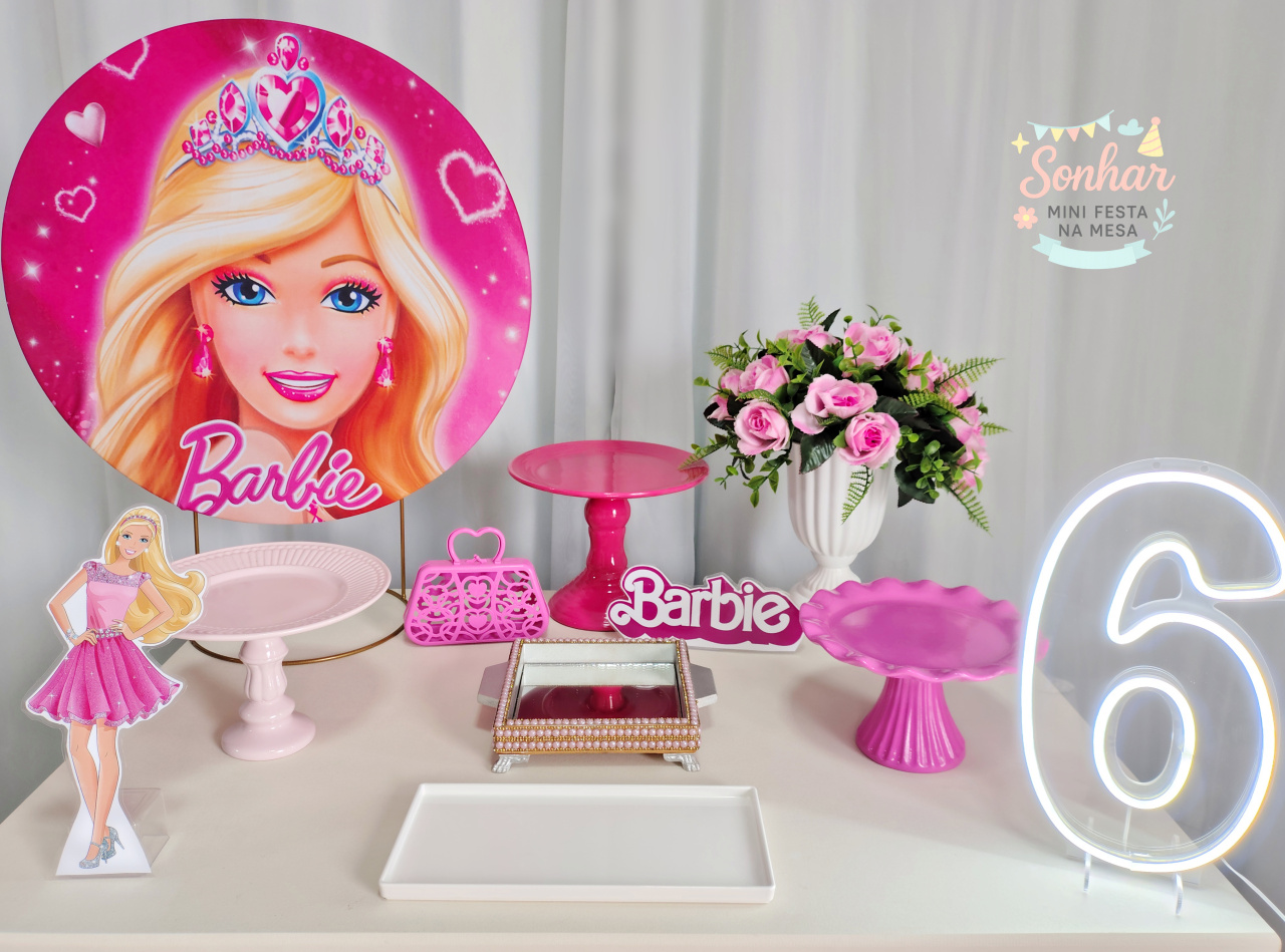 Barbie (Kit Essencial). - Locadora Flor de Cacau