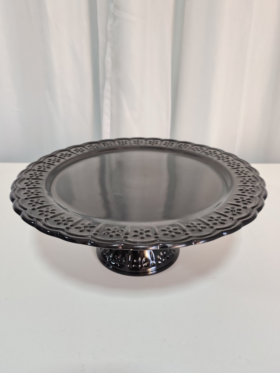 Porta Bolo Preto G - Locadora Flor de Cacau