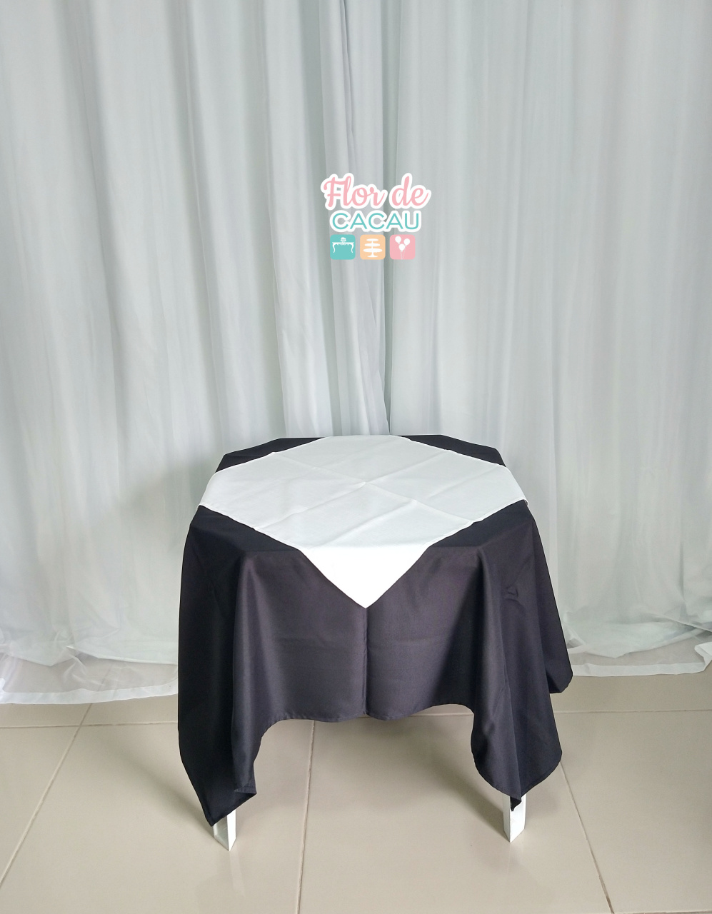 Toalha de Mesa Preta - Locadora Flor de Cacau