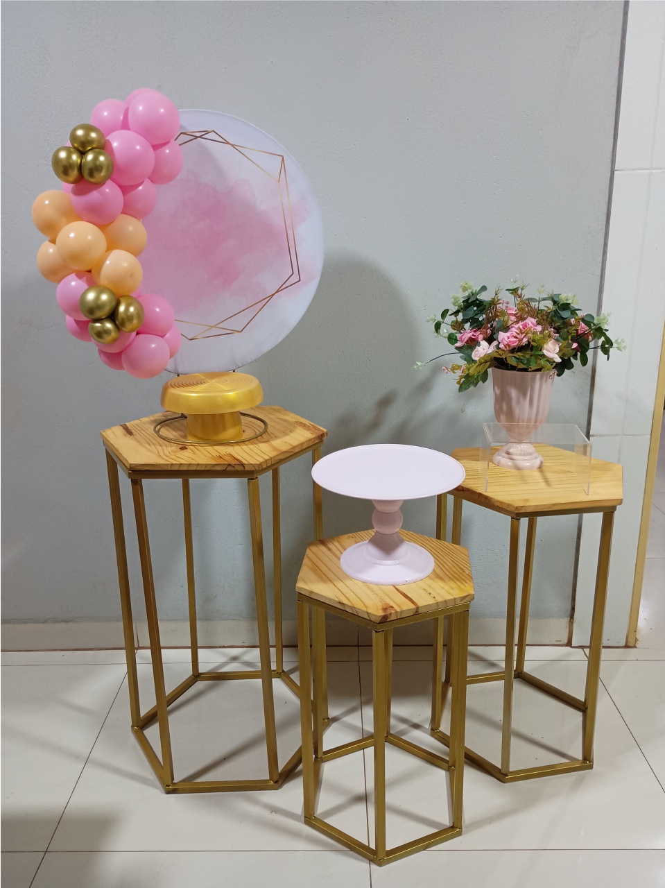 Kit de Mesa + Mesa  - DECORAÊ FESTAS PEGUE E MONTE