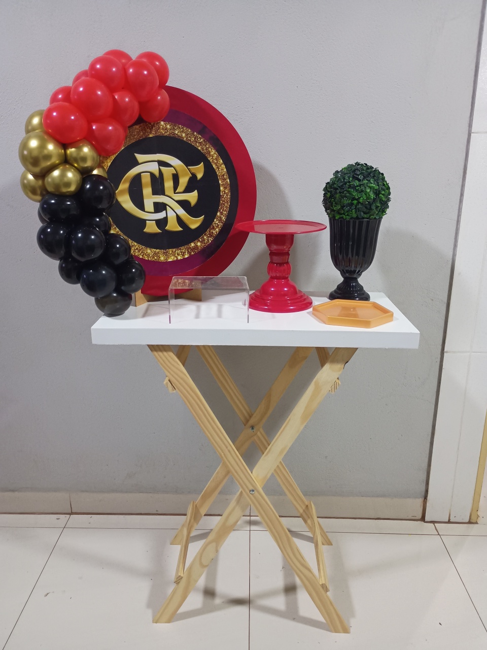 Kit Ouro Mesa - DECORAÊ FESTAS PEGUE E MONTE