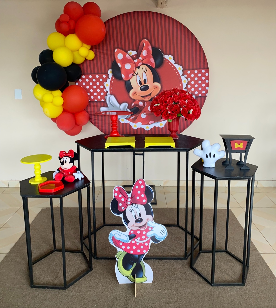 Kit Minnie Vermelha 2 - DECOR FESTAS PEGUE MONTE & BALÕES