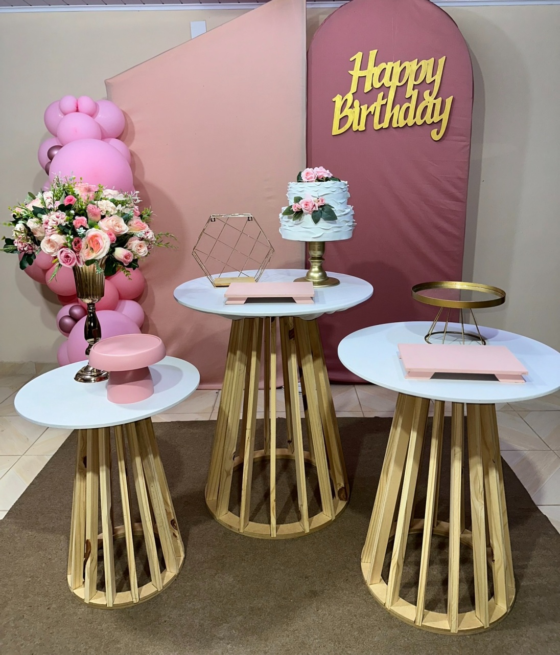 Kit Adulto Rosa 20 - DECOR FESTAS PEGUE MONTE & BALÕES