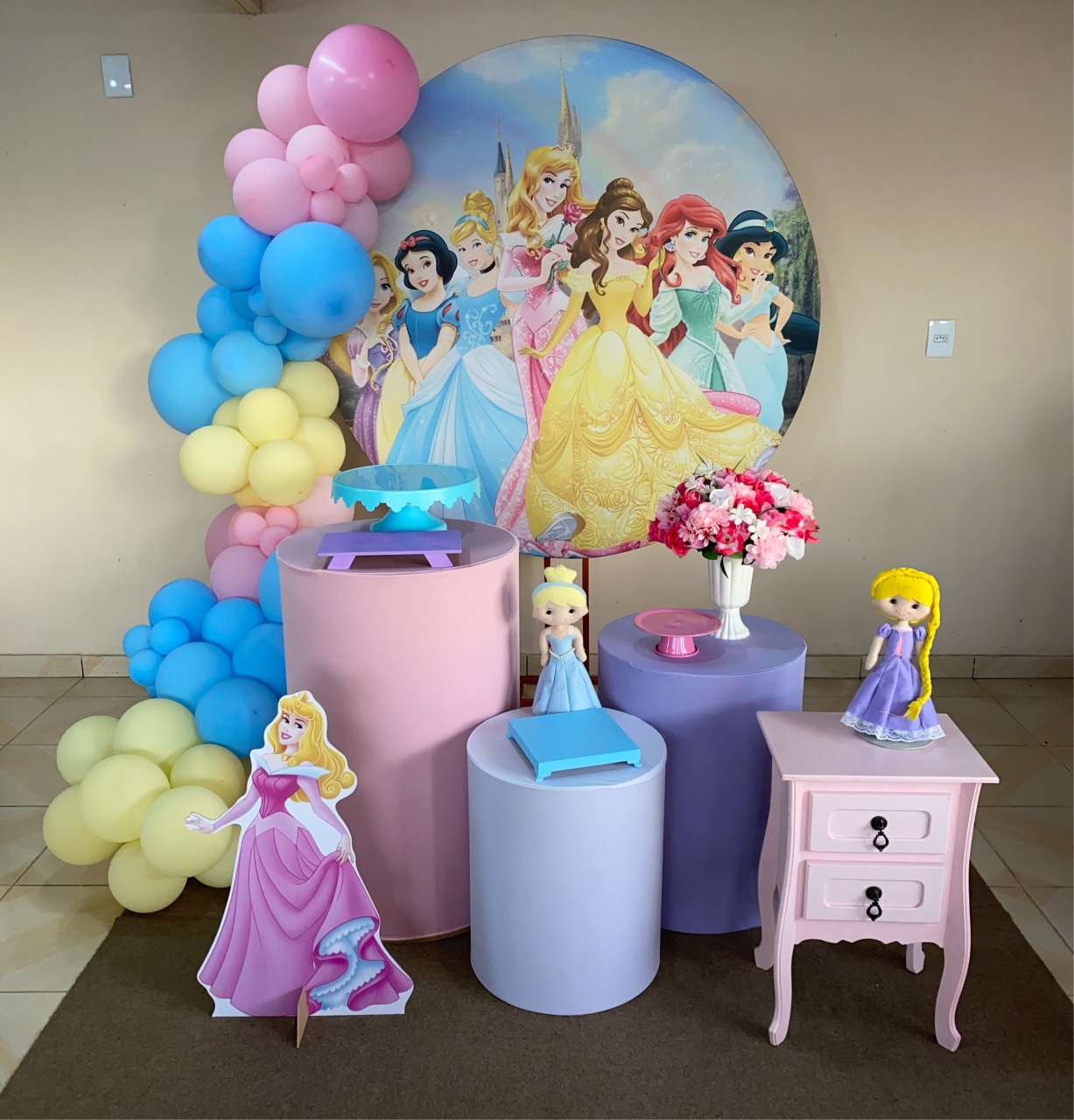 Kit Princesas Disney 2 - DECOR FESTAS PEGUE MONTE & BALÕES