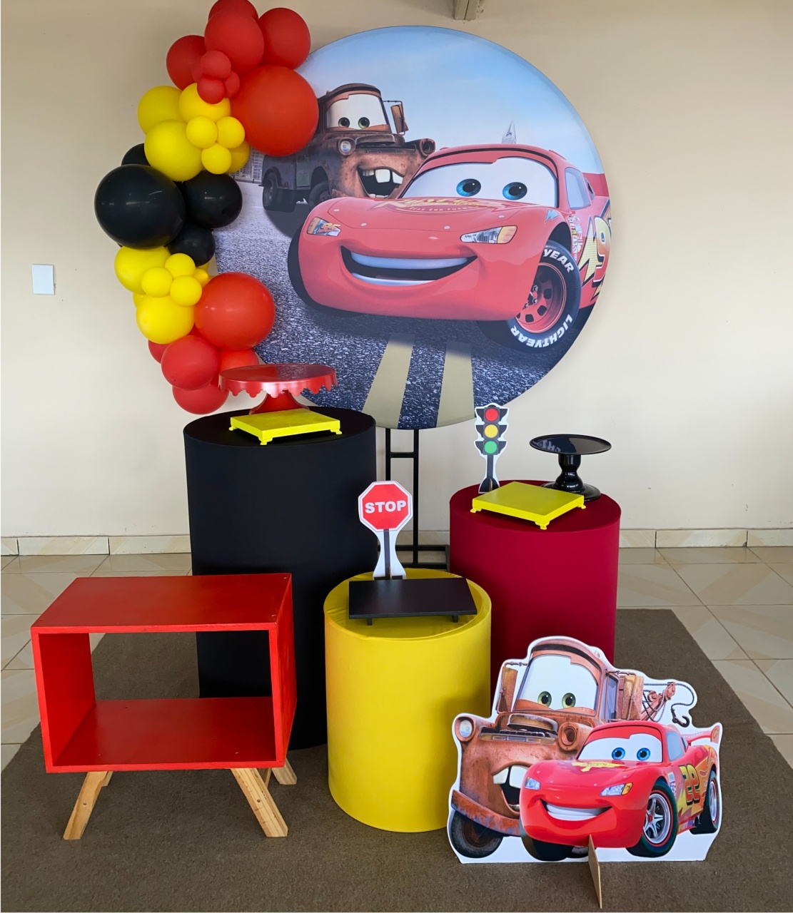 Kit Carros Mcqueen 3 - DECOR FESTAS PEGUE MONTE & BALÕES