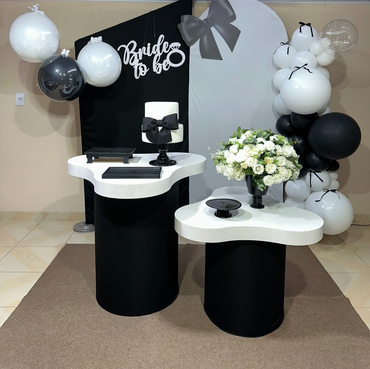 Kit Preto & Branco Laço 3 - DECOR FESTAS PEGUE MONTE & BALÕES