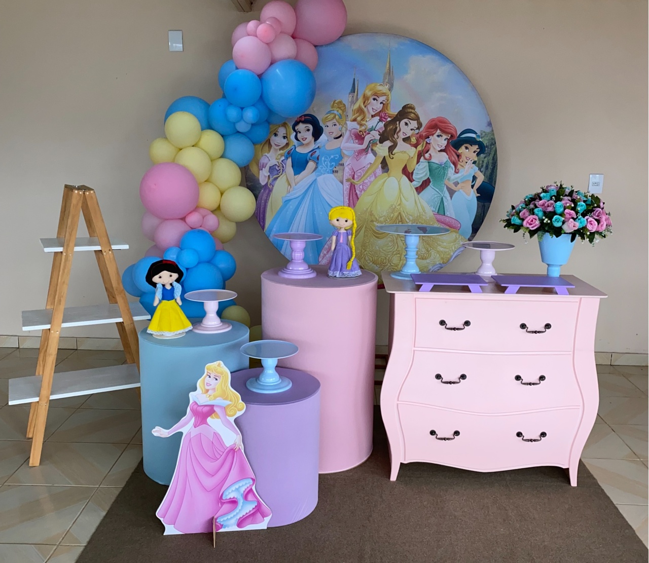 Kit Princesas Disney 3 - DECOR FESTAS PEGUE MONTE & BALÕES