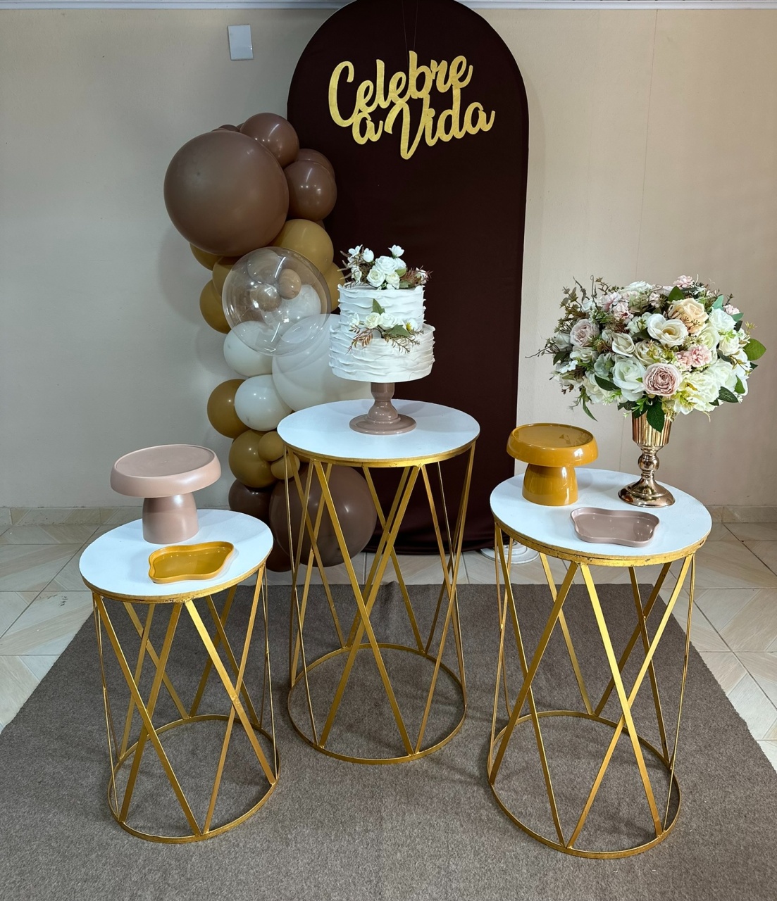 Kit Adulto Marrom & Bege 4 - DECOR FESTAS PEGUE MONTE & BALÕES