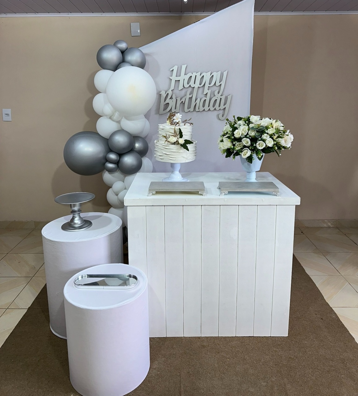 Kit Adulto Prata 2 - DECOR FESTAS PEGUE MONTE & BALÕES