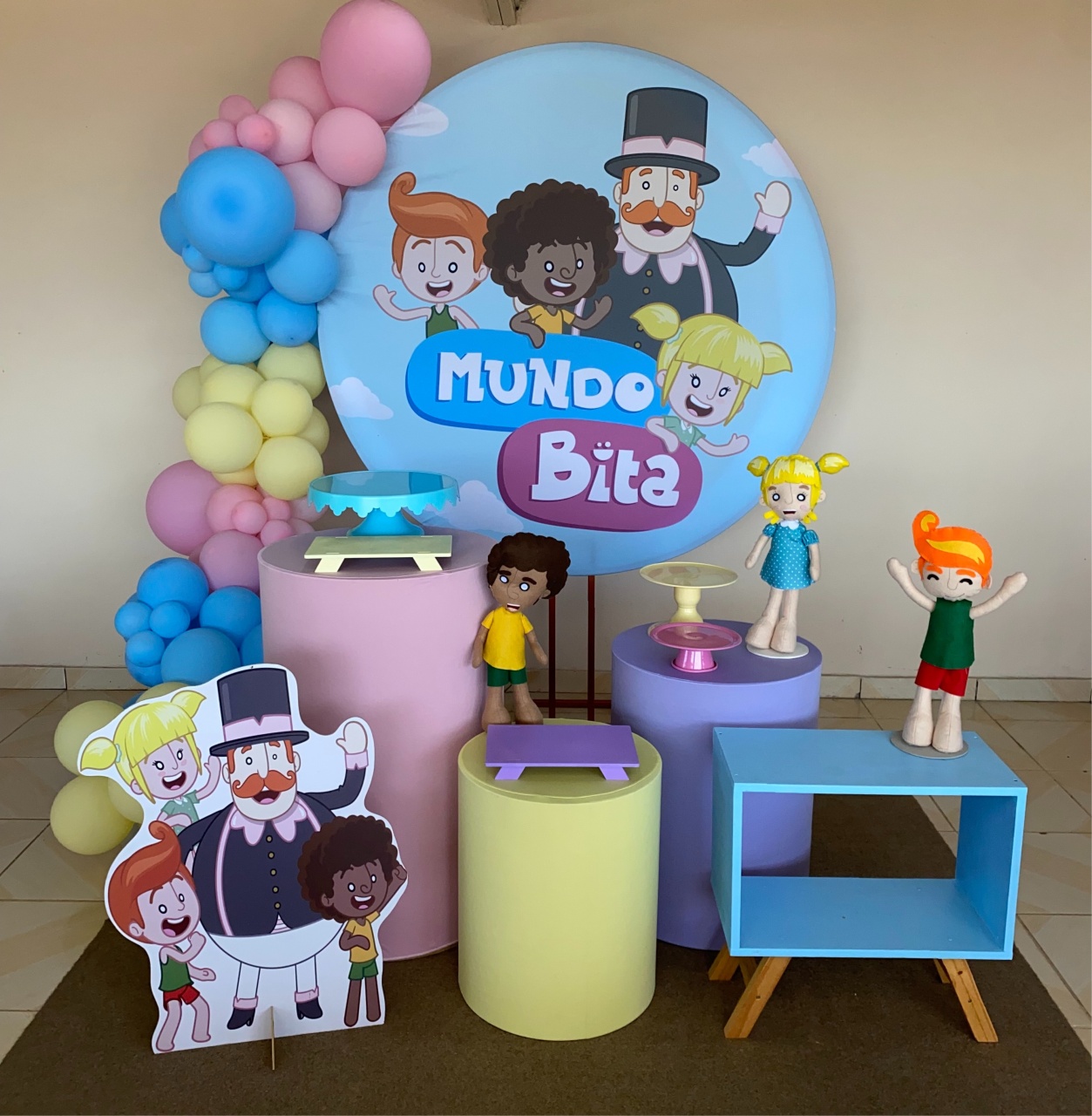 Kit Mundo Bita Menina 2 - DECOR FESTAS PEGUE MONTE & BALÕES