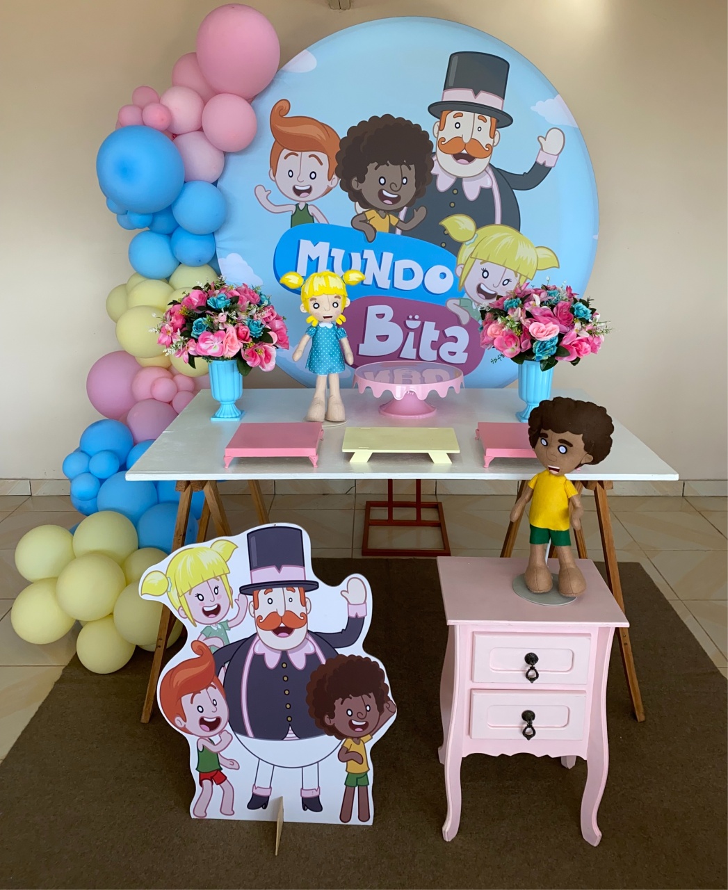 Kit Mundo Bita Menina 1 - DECOR FESTAS PEGUE MONTE & BALÕES