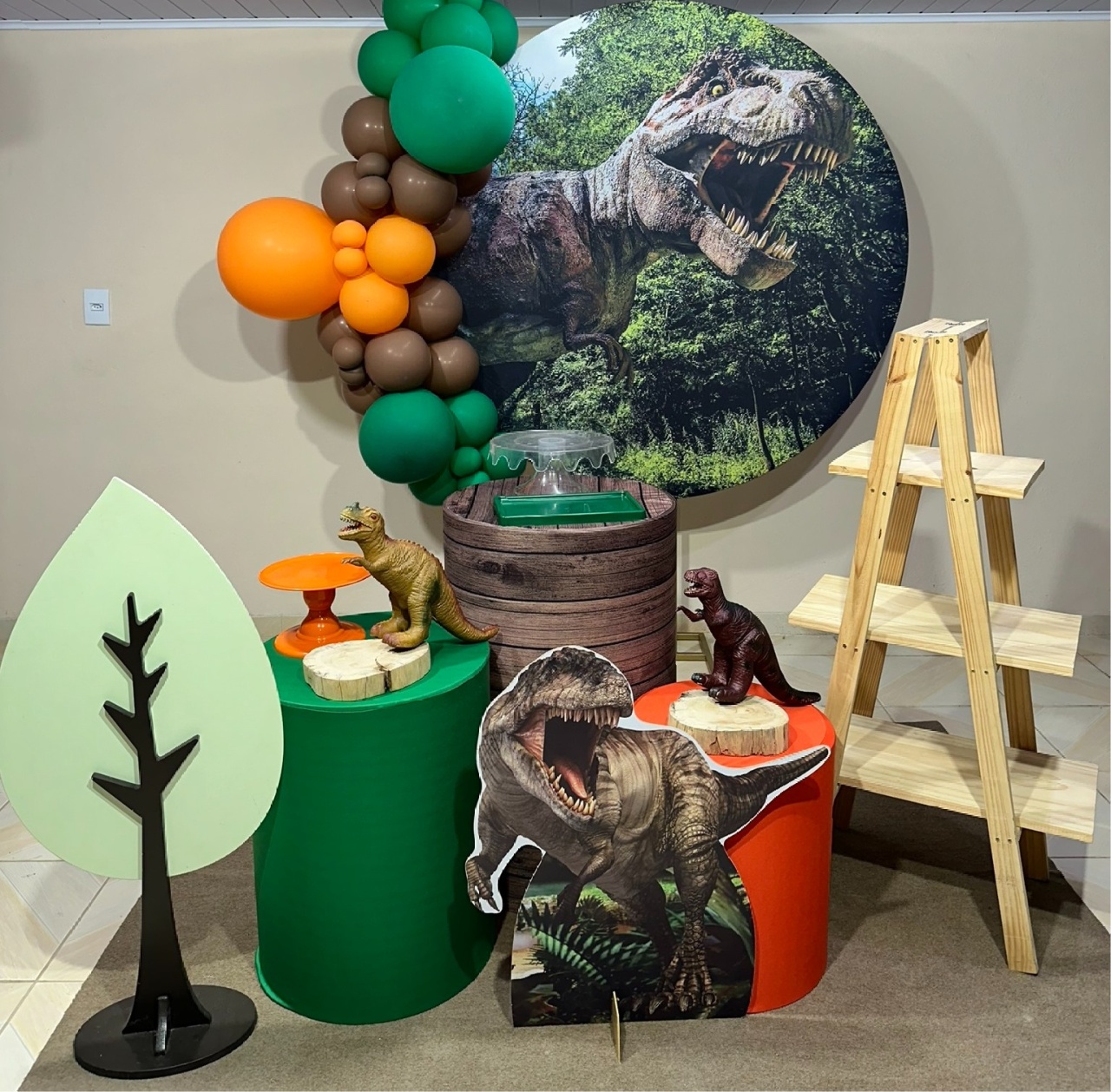 Kit Dinossauro 2 - DECOR FESTAS PEGUE MONTE & BALÕES