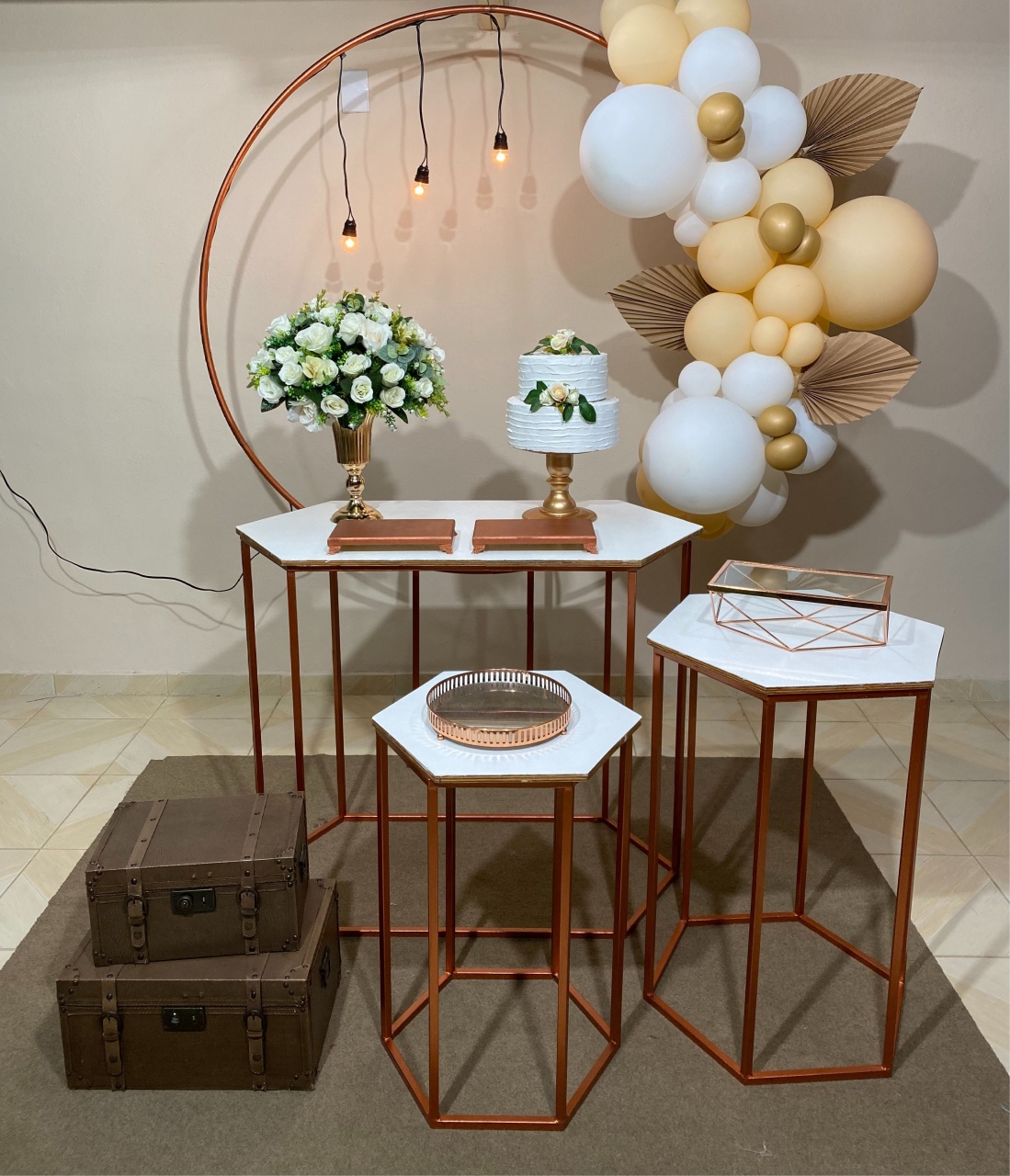 Kit Adulto Bege 7 - DECOR FESTAS PEGUE MONTE & BALÕES