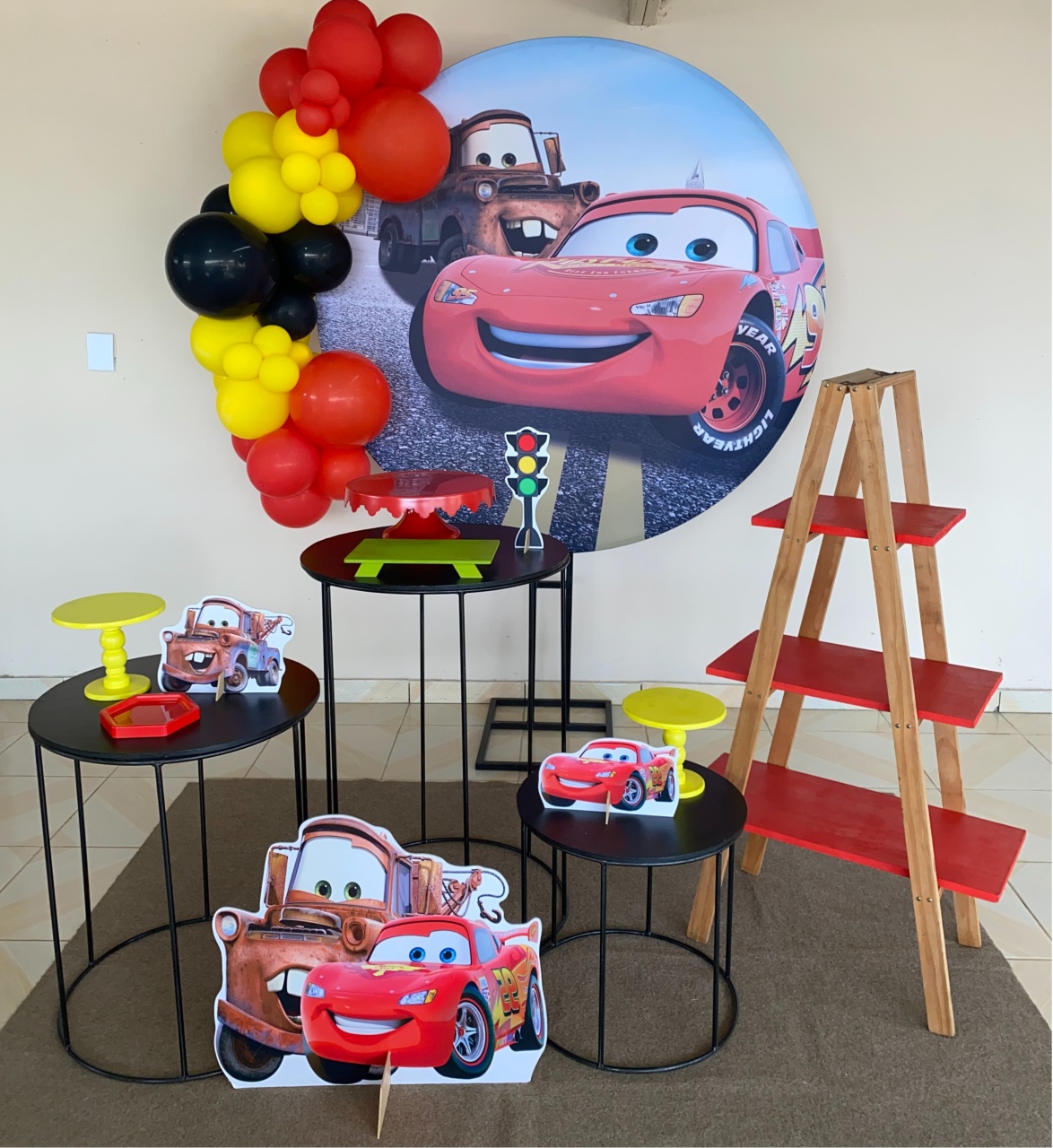 Kit Carros Mcqueen 2 - DECOR FESTAS PEGUE MONTE & BALÕES