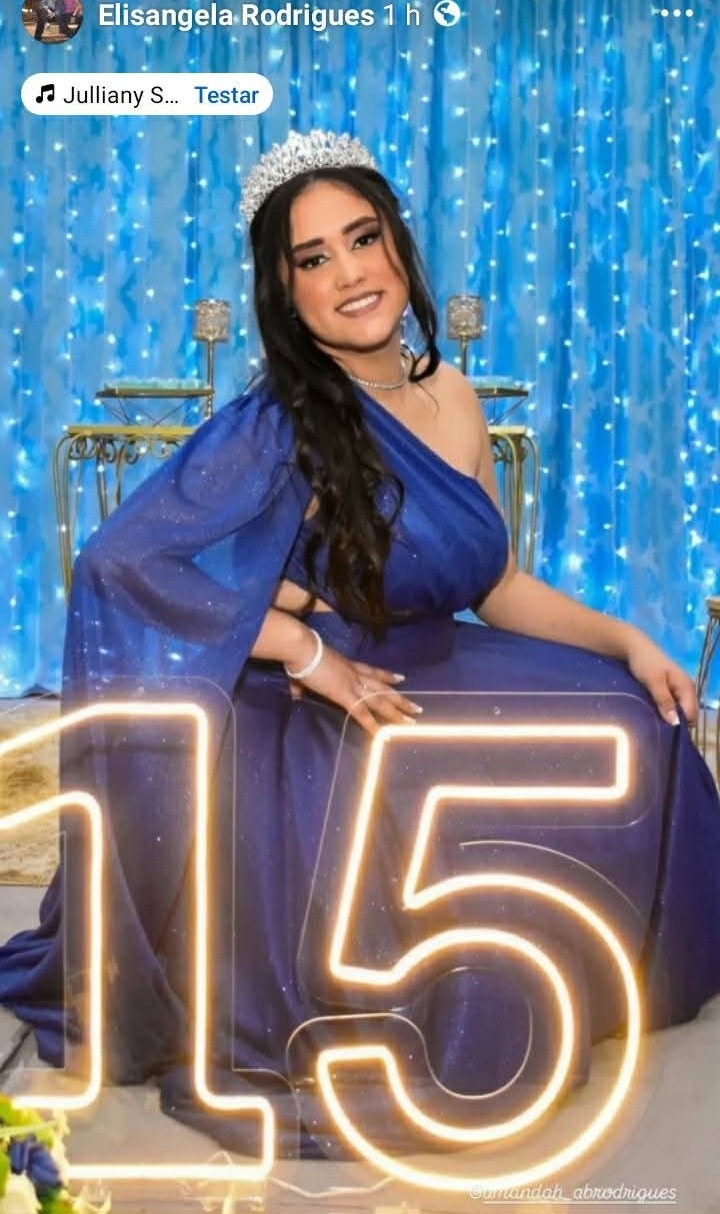 K 15 Anos Tom de Azul / Montagem Cliente - jessica jardin dos Reis