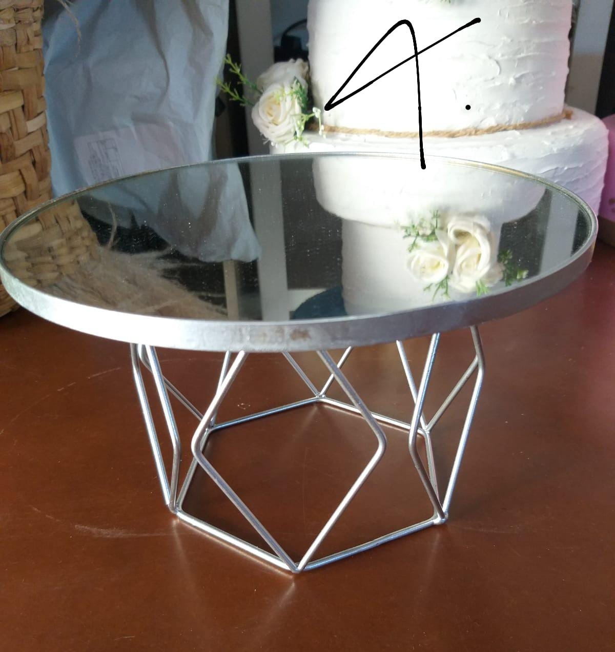 Boleira Redonda Com Pé Hexágono 25Cm Prata - jessica jardin dos Reis
