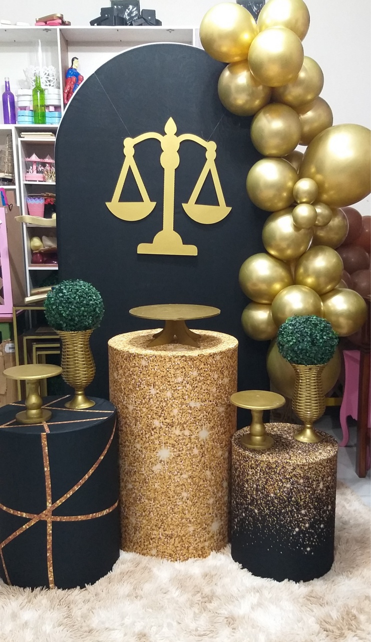 Formatura de Direito Com Mesas Cilindros - jessica jardin dos Reis
