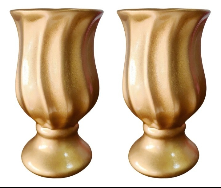 Vasos Torcidos  de Cerâmica Dourado 21X12 - jessica jardin dos Reis