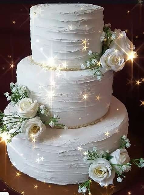Bolo Fake Casamento Três Andares - jessica jardin dos Reis