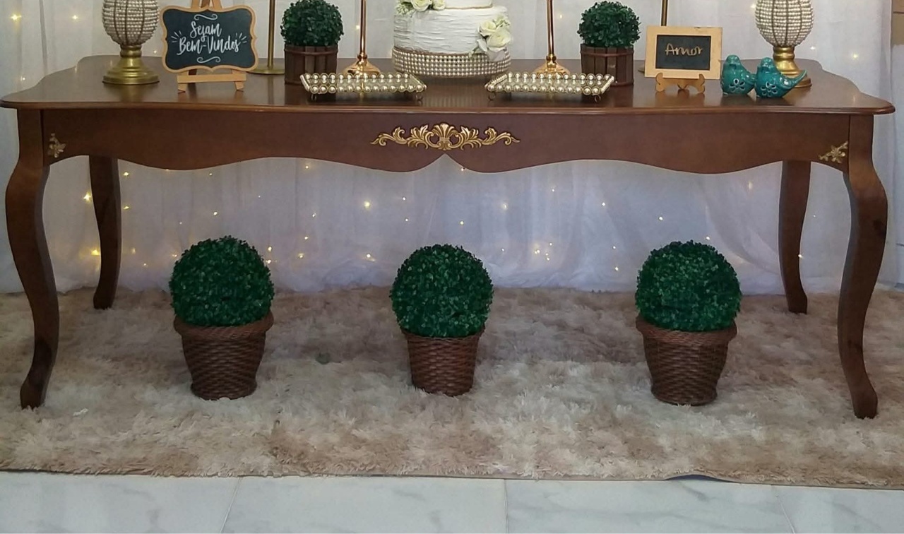 Mesa de Luxo Luís Xv - jessica jardin dos Reis