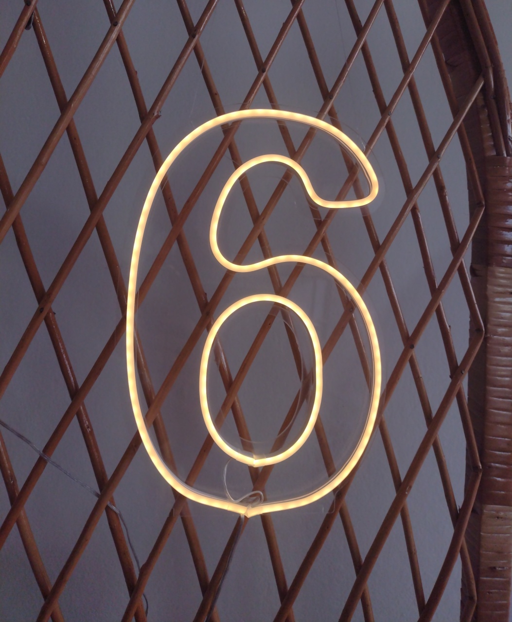 Numeral 6  de Led  P - Mary Decor Festas & Locações