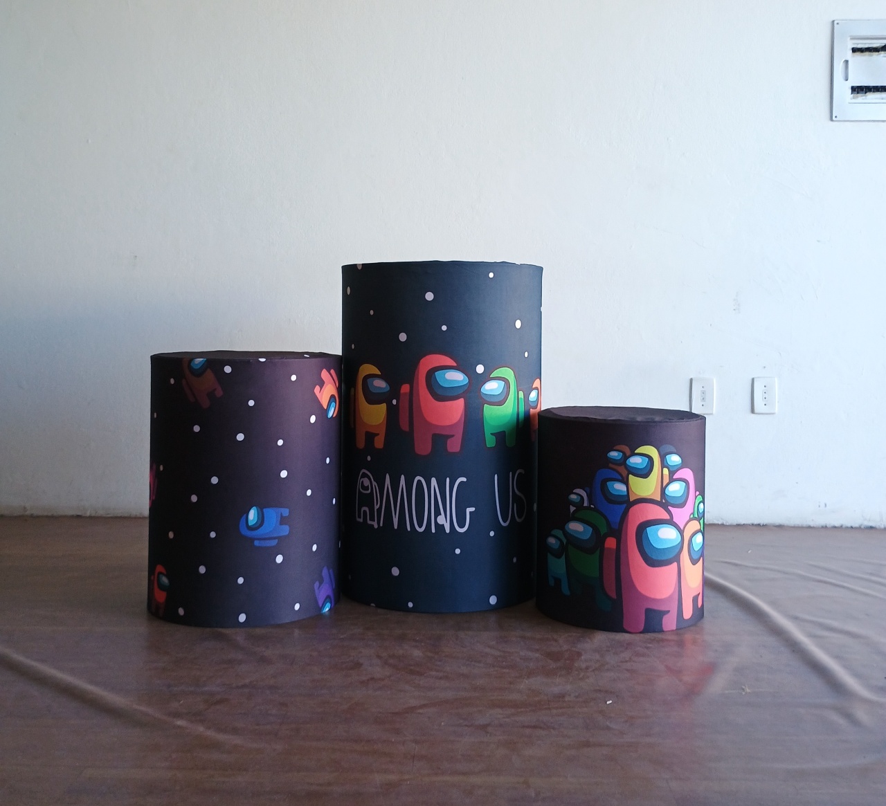 Trio de Capas de Cilindro Among Us - Mary Decor Festas & Locações